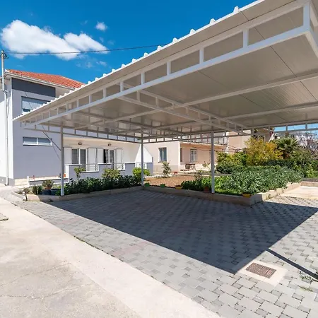 Roko شقة تروغير