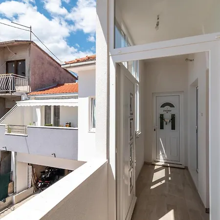Apartment Roko *
